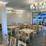 Hotel I Pod Kamieniem 3*