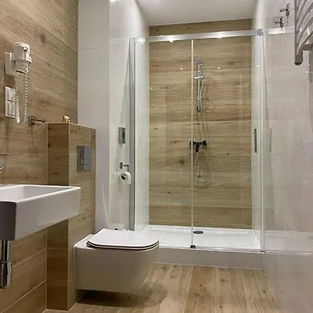 Pod Kamieniem 3*