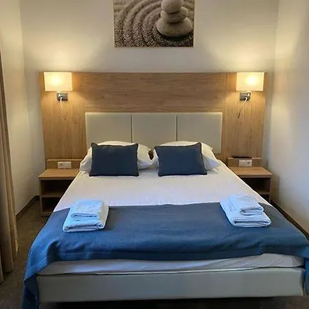 I Pod Kamieniem Hotel 3*
